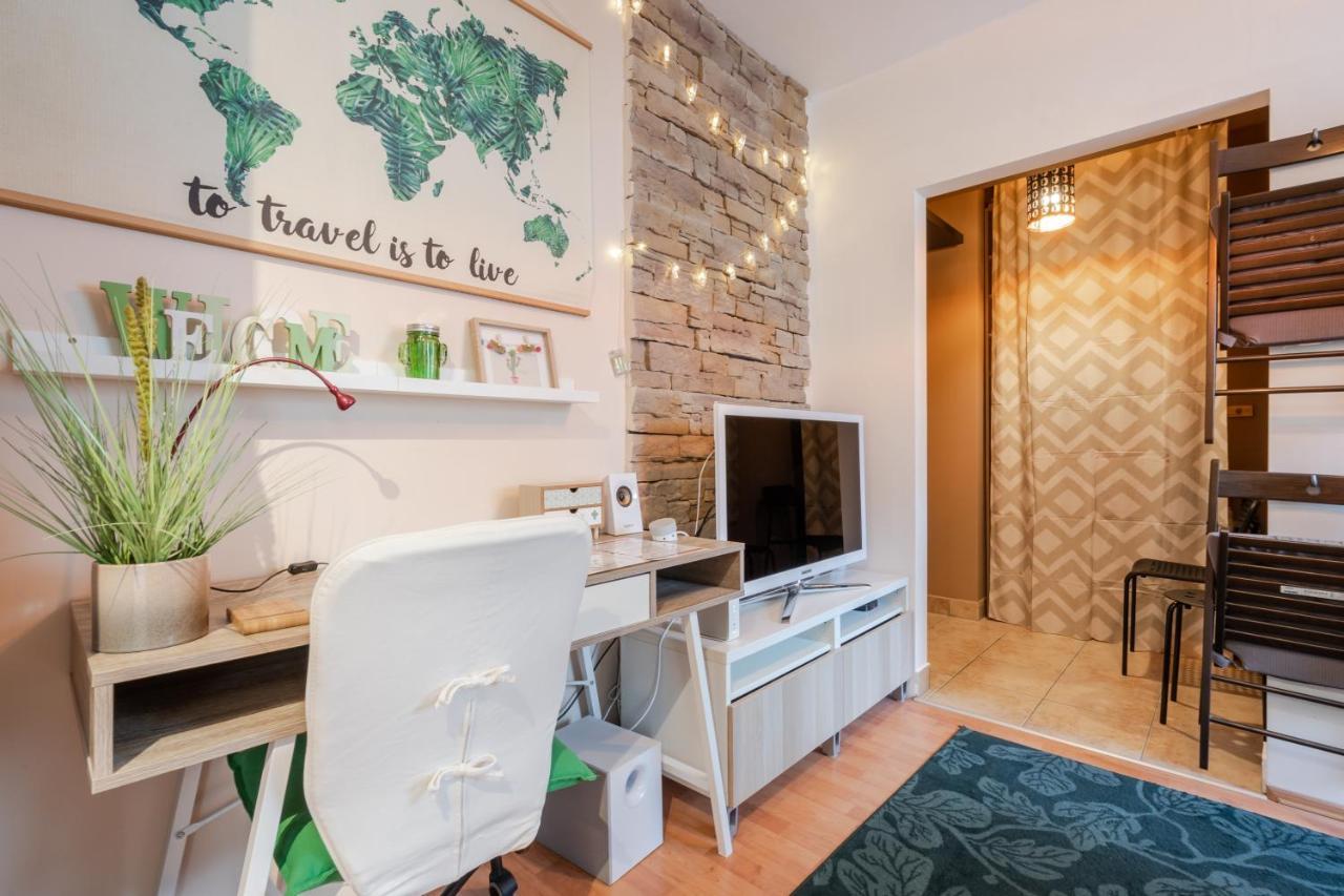 Green Lush Apartment Boedapest Buitenkant foto