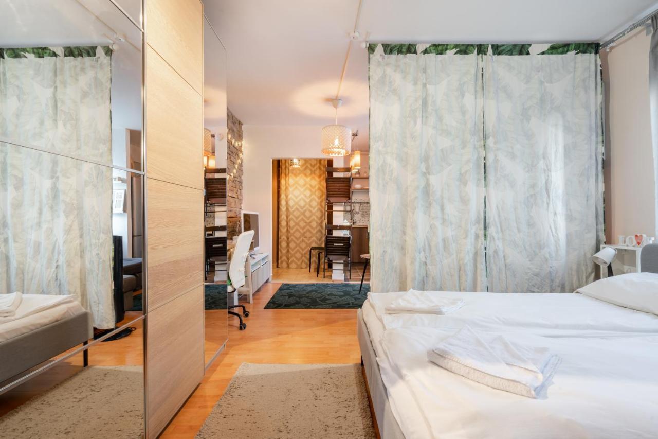 Green Lush Apartment Boedapest Buitenkant foto